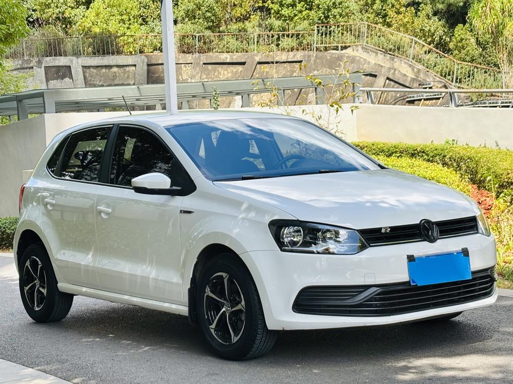 Volkswagen Polo 2019 car image #3