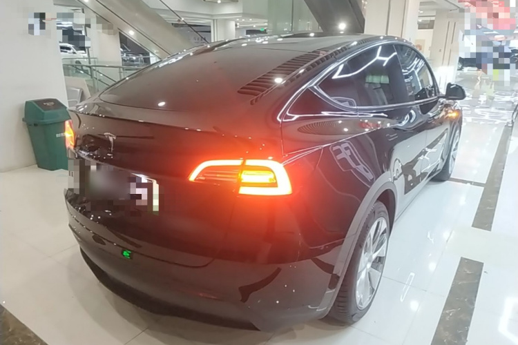 Tesla Model Y 2023 #7 Tesla Model Y 2023 car image #7