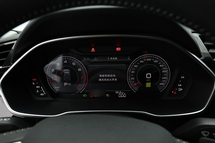 Audi Q3 2022 car image #16
