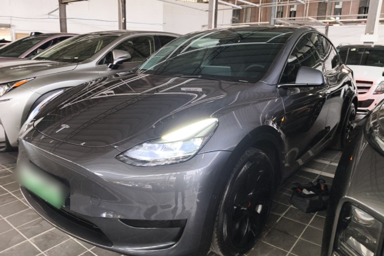 Tesla Model Y 2022 immagine di auto #2
