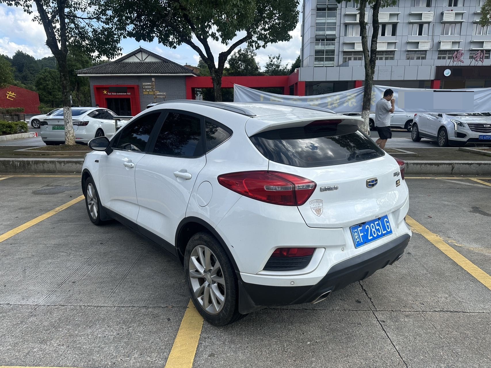 GEELY Emgrand GS 2018 car image #7