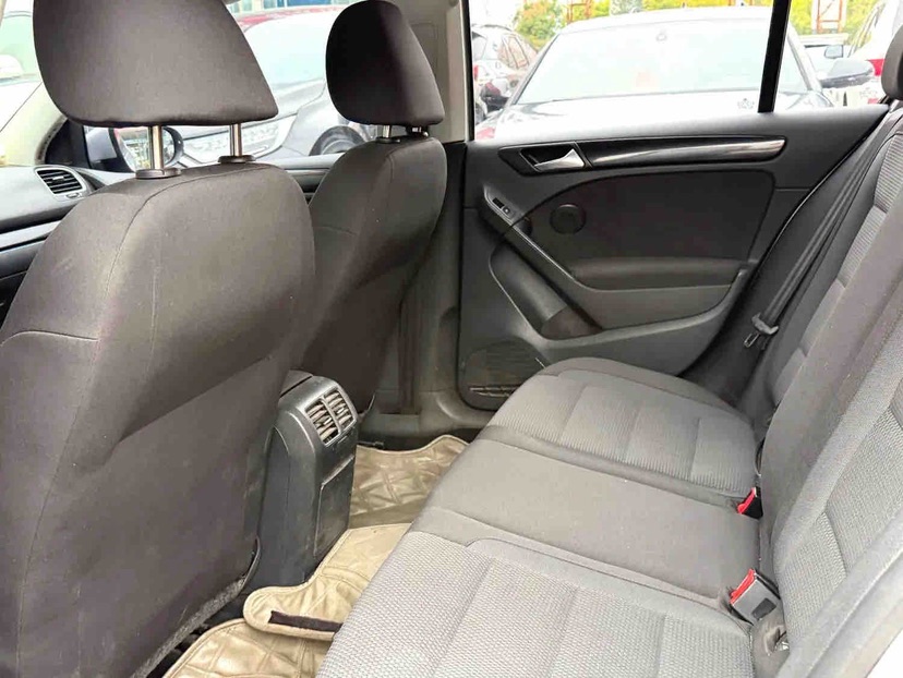 Volkswagen Golf 2010 immagine di auto #2