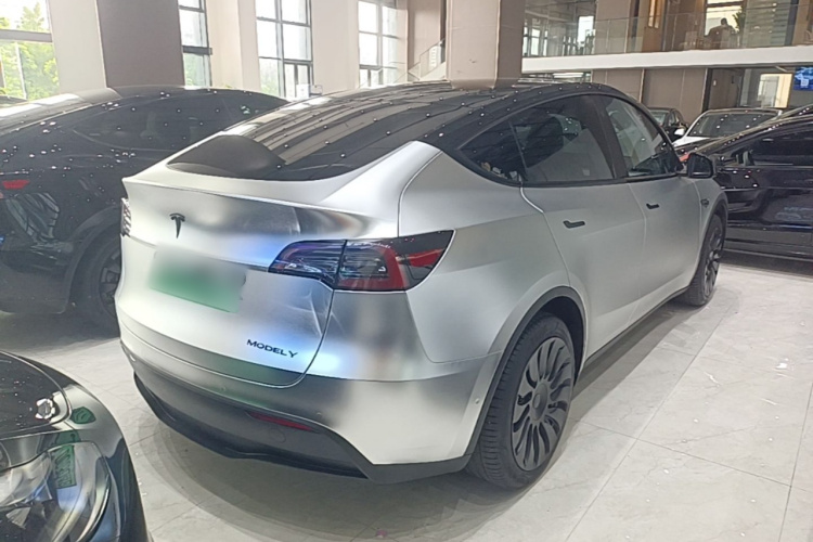 Tesla Model Y 2022 #7 Tesla Model Y 2022 car image #7