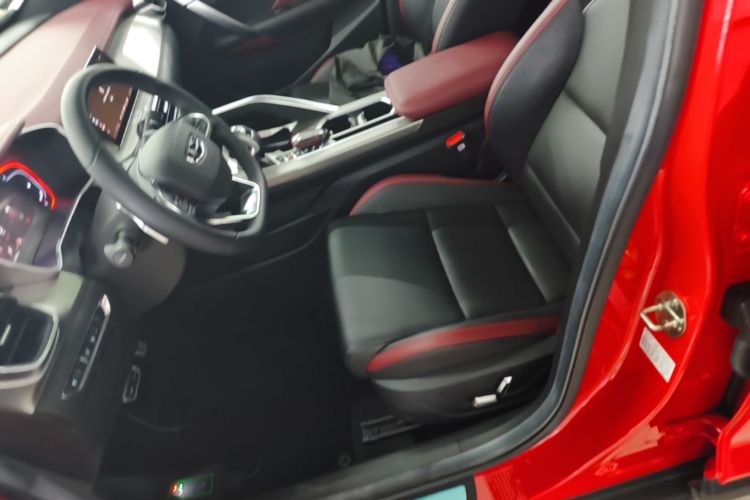 GEELY Coolray 2020 immagine di auto #15