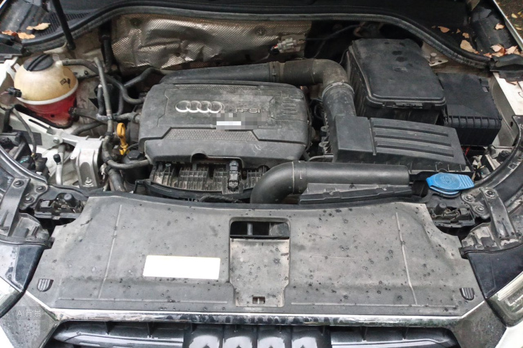 Audi Q3 2016 car image #22