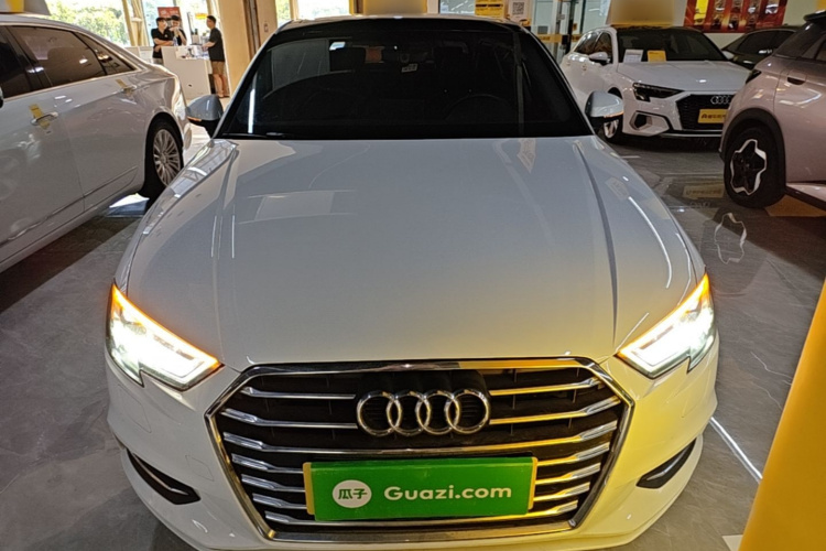 Audi A3 2019 car image #3