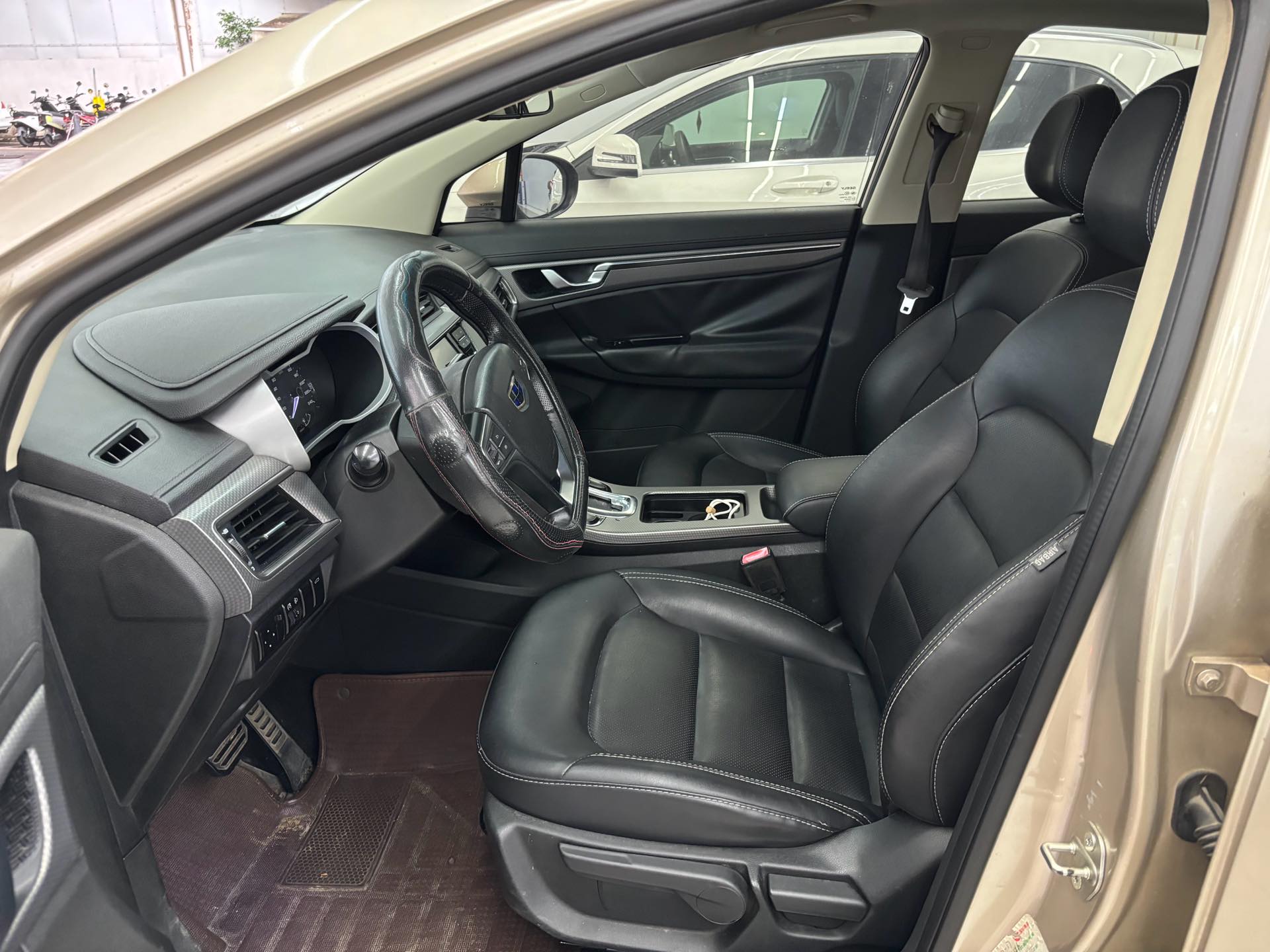 GEELY Emgrand GS 2016 car image #4