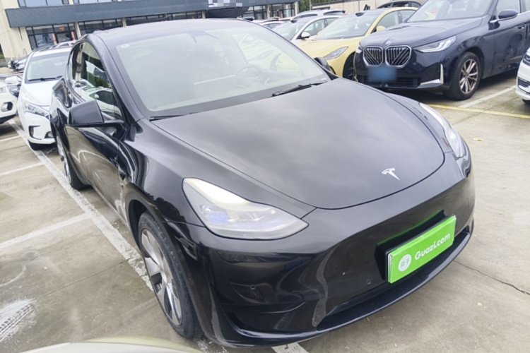 Tesla Model Y 2023 #6 Tesla Model Y 2023 car image #6