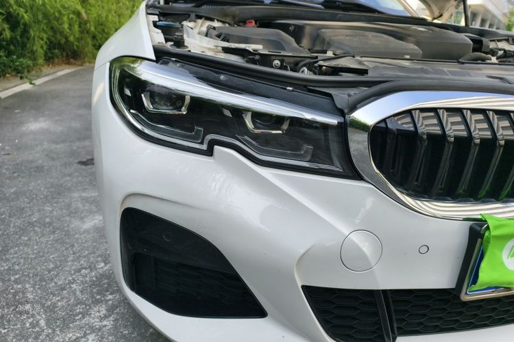 BMW 3 Series 2021 car image #8
