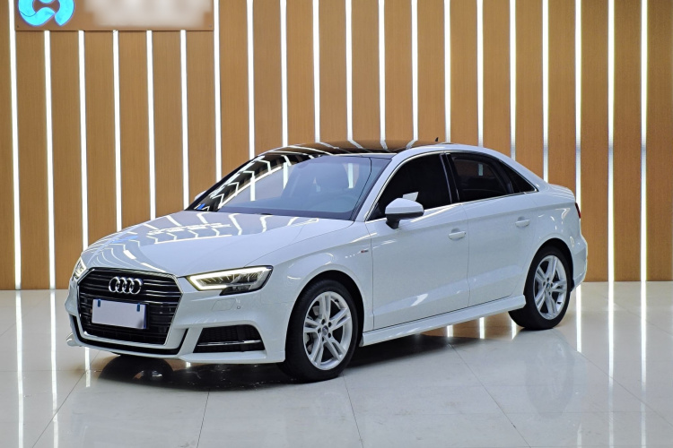 Audi A3 2019 car image #2