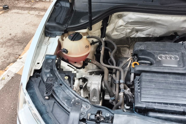 Audi Q3 2016 immagine di auto #26