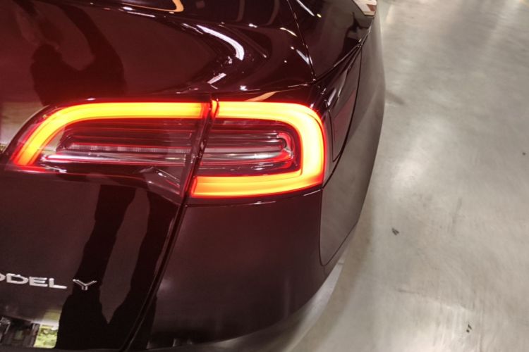 Tesla Model Y 2022 #8 Tesla Model Y 2022 car image #8