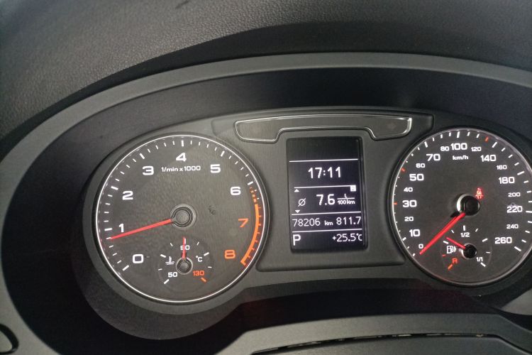 Audi Q3 2018 image de voiture #16