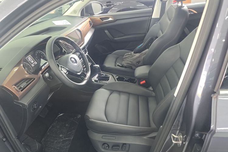 Volkswagen Tharu 2020 car image #15