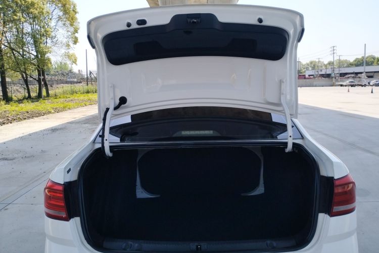 Volkswagen Lavida 2017 imagen de coche #19