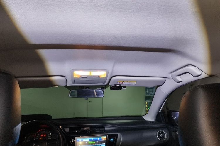 Toyota Corolla 2017 car image #16