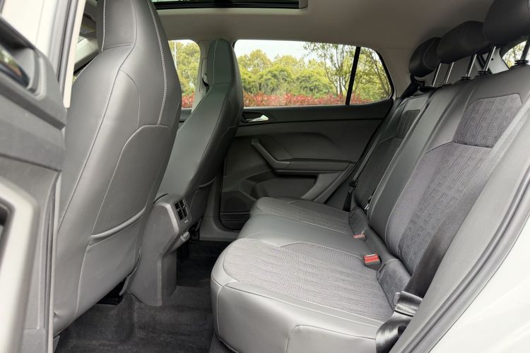 Volkswagen T-Cross 2020 car image #19