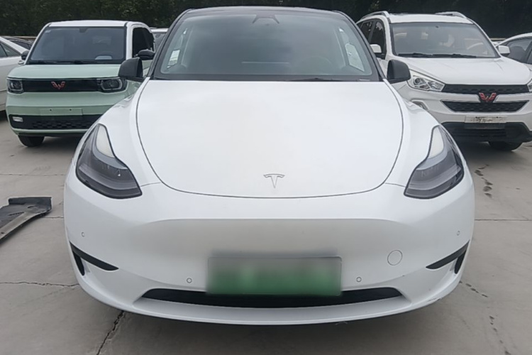 Tesla Model Y 2023 car image #3