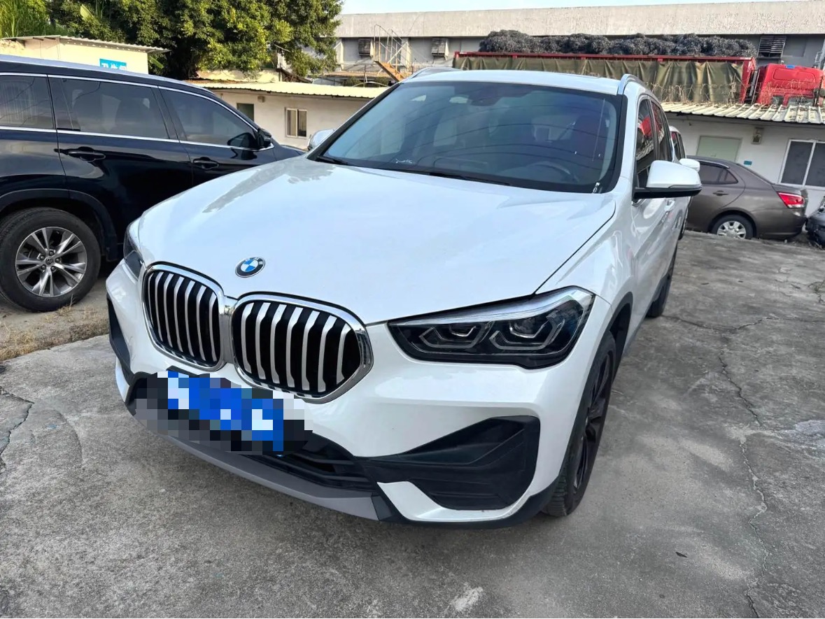 BMW X1 2021 BMW X1 2021 car image
