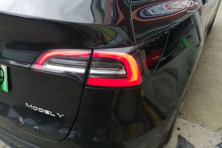 Tesla Model Y 2023 #8 Tesla Model Y 2023 immagine di auto #8