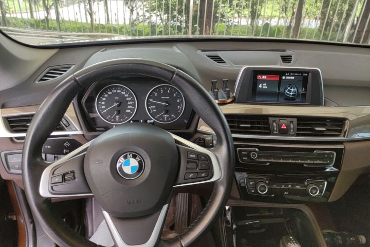 BMW X1 2019 car image #10