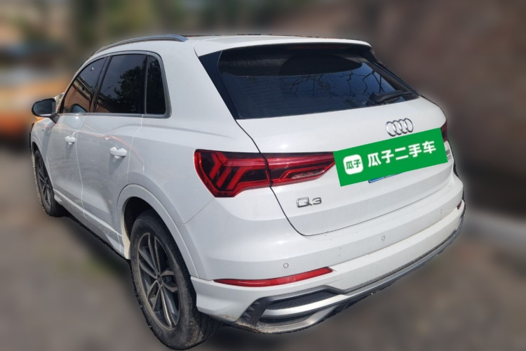 Audi Q3 2023 car image #5