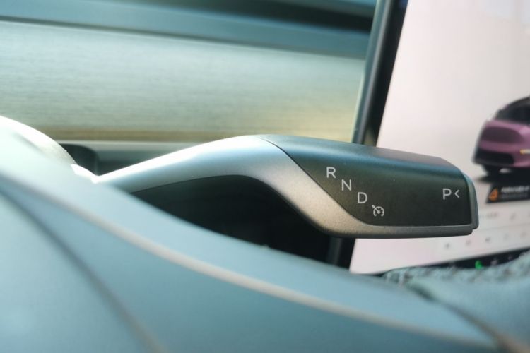 Tesla Model Y 2022 #14 Tesla Model Y 2022 car image #14