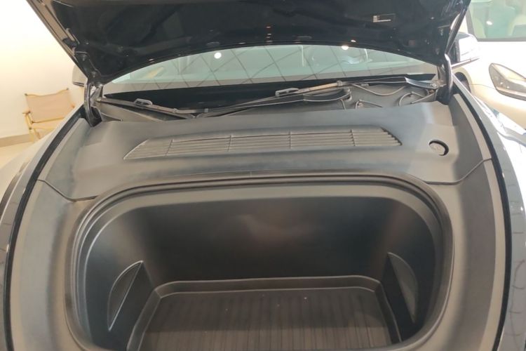Tesla Model Y 2023 car image #22