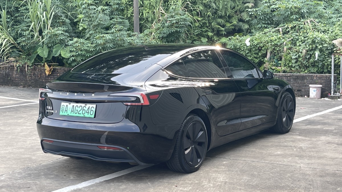 Tesla Model 3 2023 car image #4