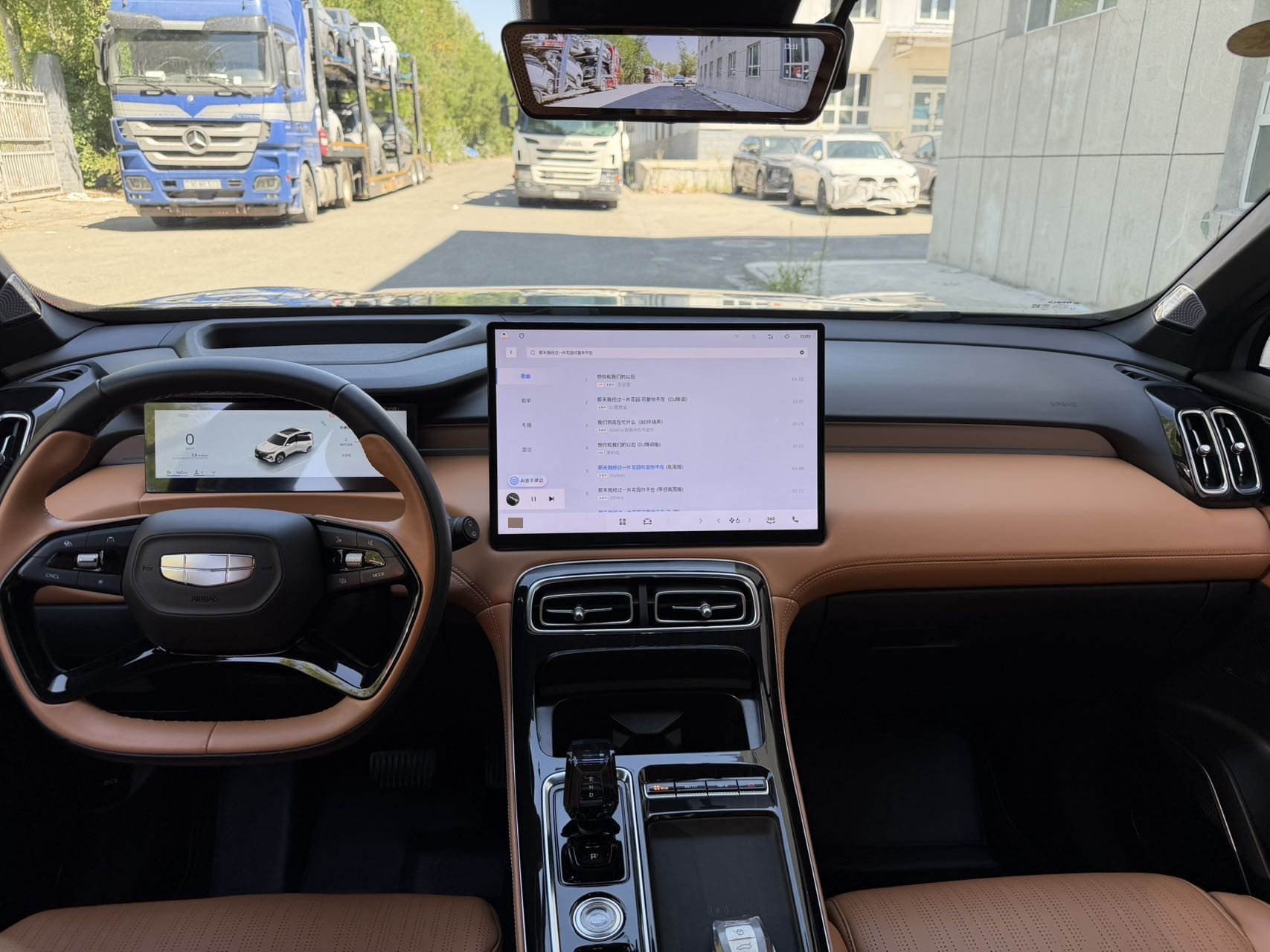 GEELY Boyue L 2025 car image #6