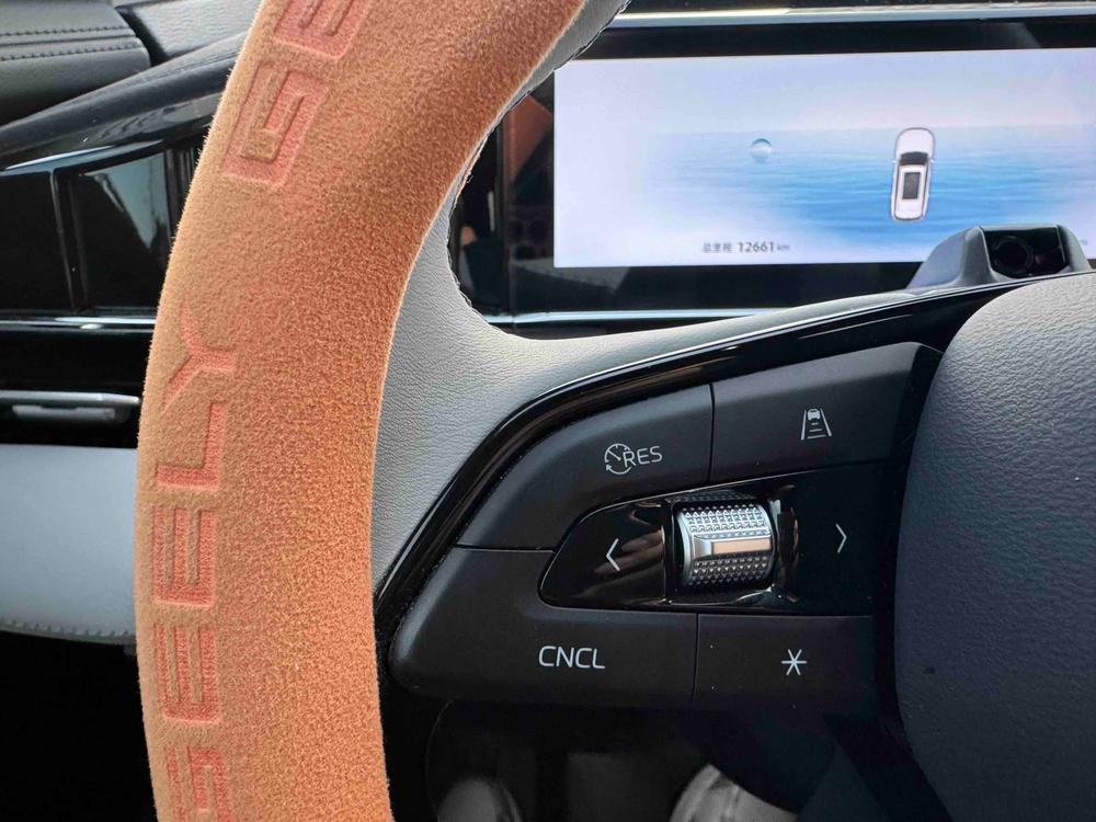 GEELY Boyue L 2025 car image #15