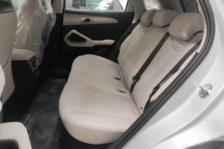 BYD YuanUP 2026 car image #13