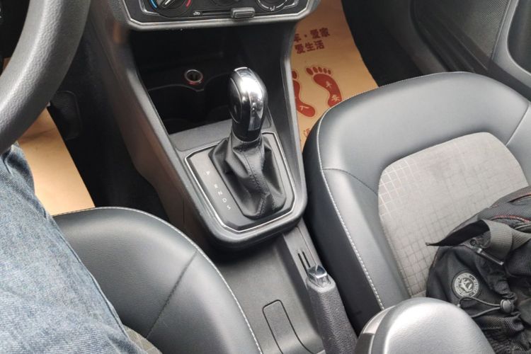 Volkswagen Santana 2018 car image #14