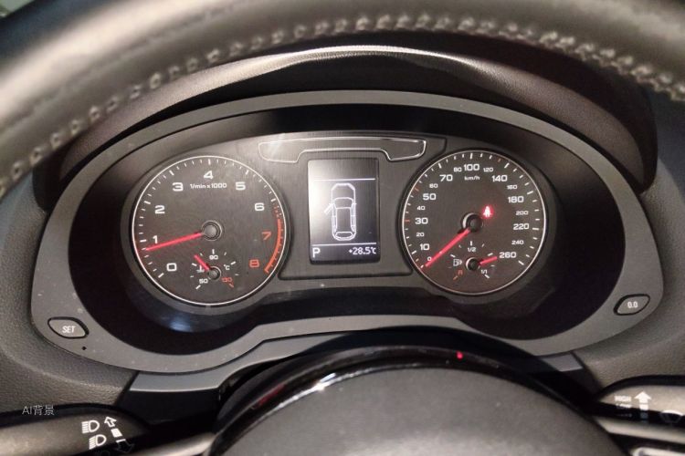 Audi Q3 2018 car image #13