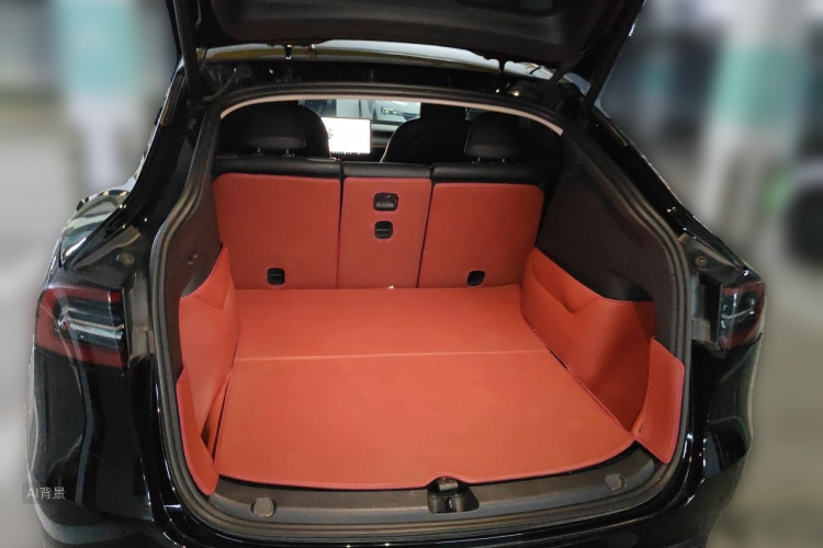 Tesla Model Y 2023 car image #21