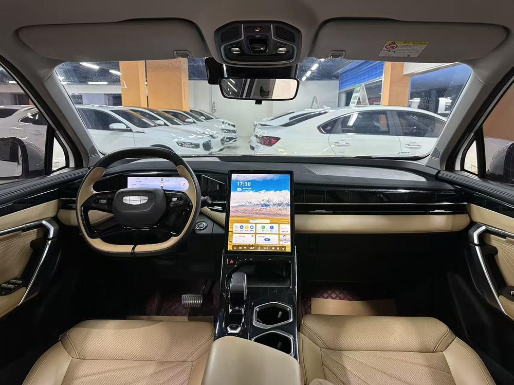 GEELY Boyue L 2024 car image #13