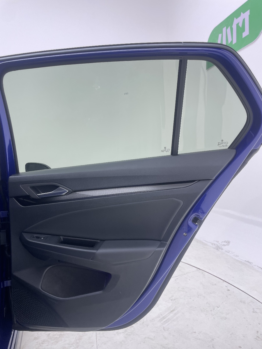 Volkswagen Golf 2022 car image #11