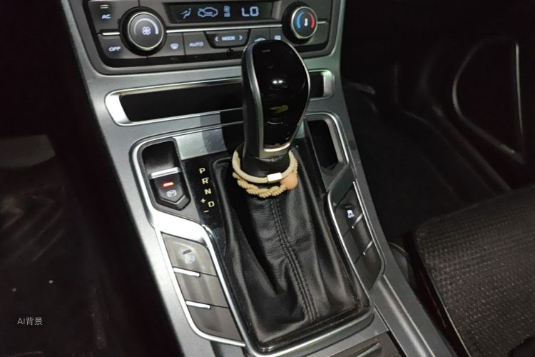 GEELY Emgrand 2019 #16 GEELY Emgrand 2019 car image #16