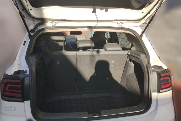 Volkswagen T-Cross 2019 immagine di auto #21