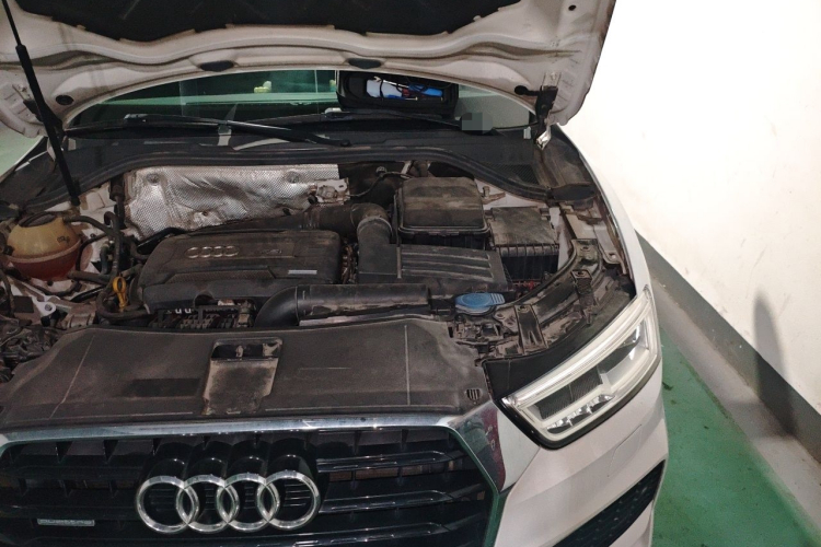 Audi Q3 2018 immagine di auto #29