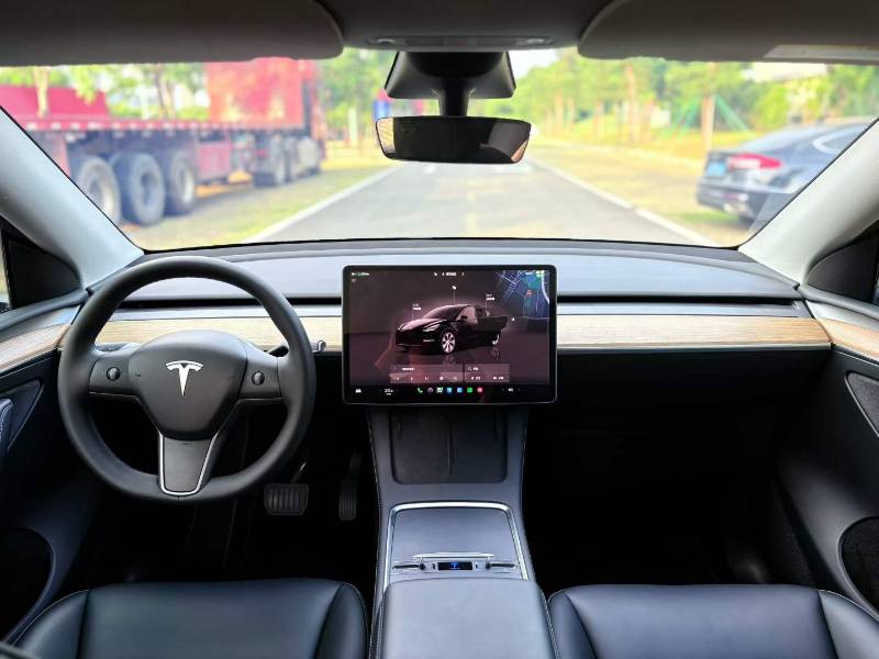 Tesla Model Y 2022 #8 Tesla Model Y 2022 car image #8