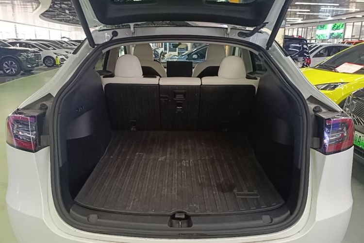 Tesla Model Y 2022 #19 Tesla Model Y 2022 car image #19