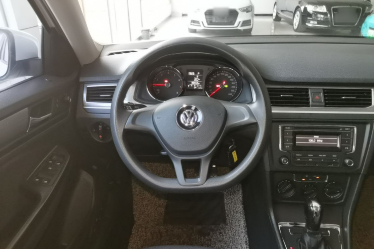 Volkswagen Bora 2020 car image #11