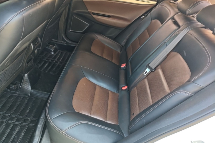 GEELY Emgrand GL 2017 car image #17