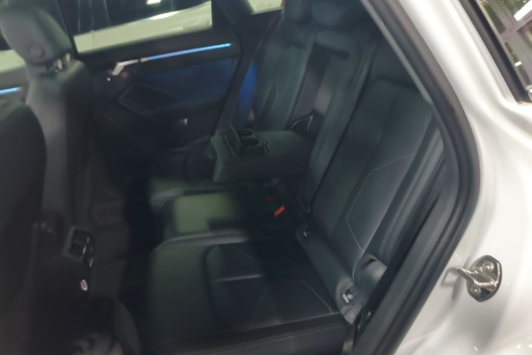 Audi Q3 2024 car image #17