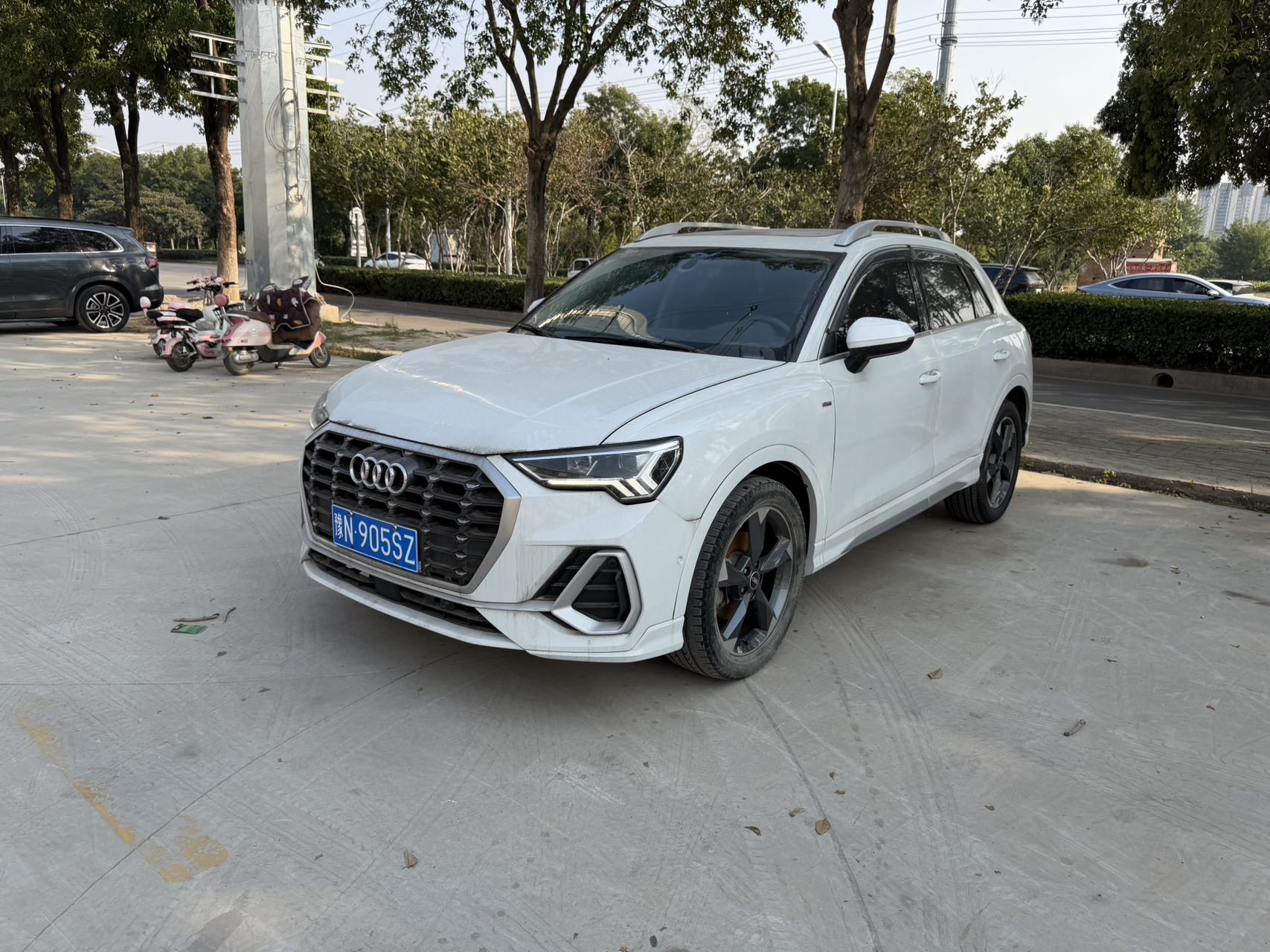 Audi Q3 2022 car image 