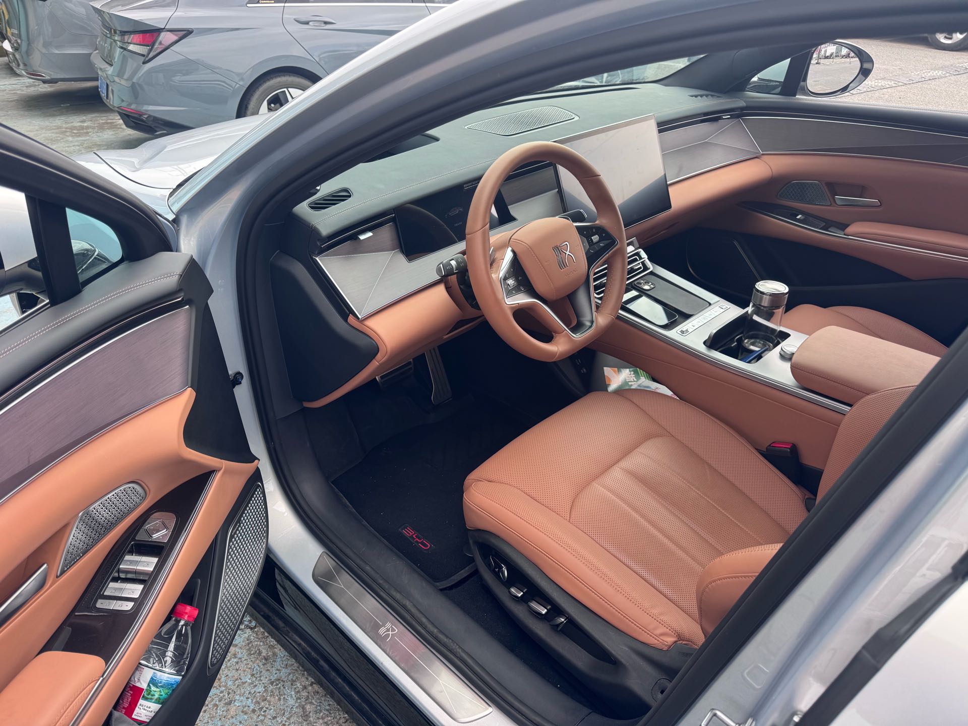BYD HanL 2025 immagine di auto #2
