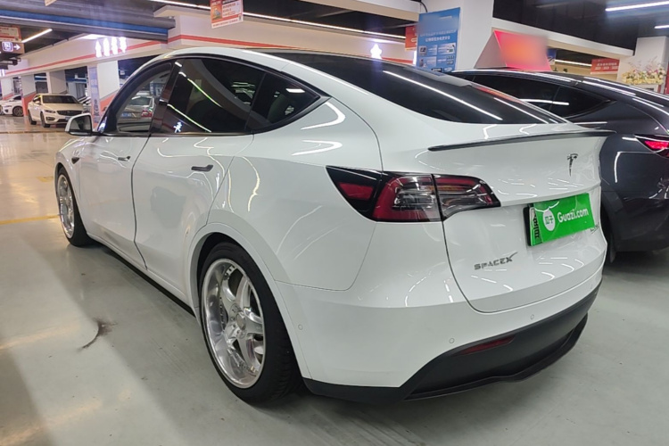 Tesla Model Y 2022 #5 Tesla Model Y 2022 car image #5