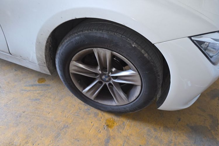 BMW 3 Series 2015 car image #9