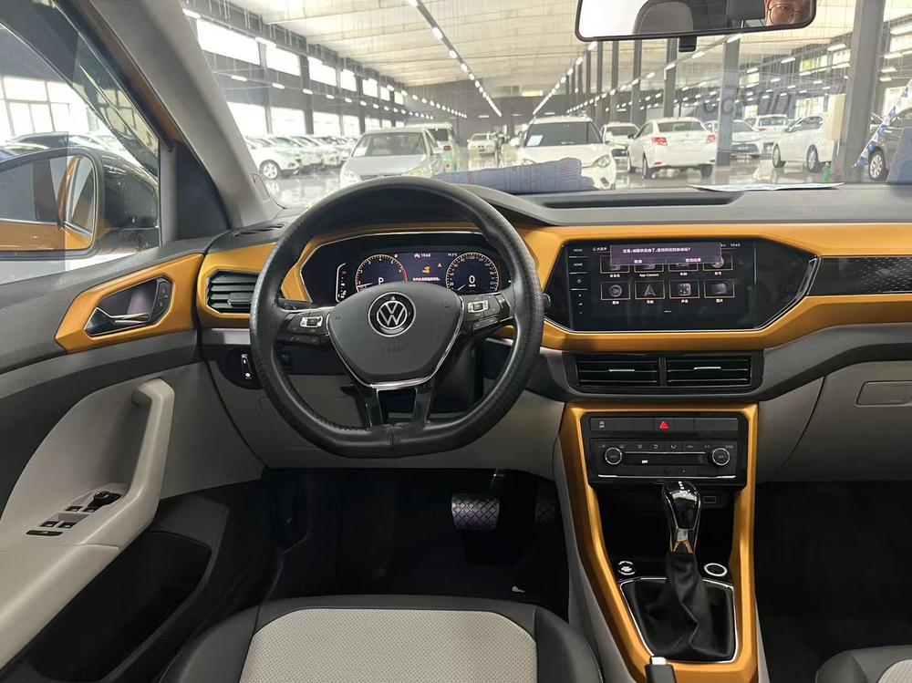Volkswagen T-Cross 2021 car image #16